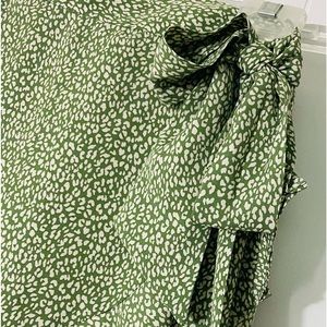 Gee Gee green/ecru skort.